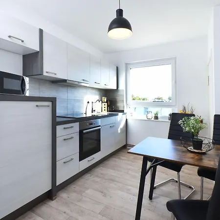 - Lilo Monteur - * לוקנוואלדה