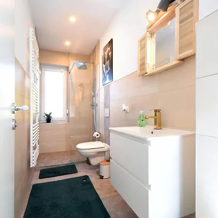 דירה - Lilo Monteur -