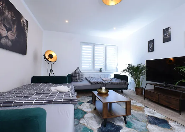 - Lilo Monteur - Luckenwalde