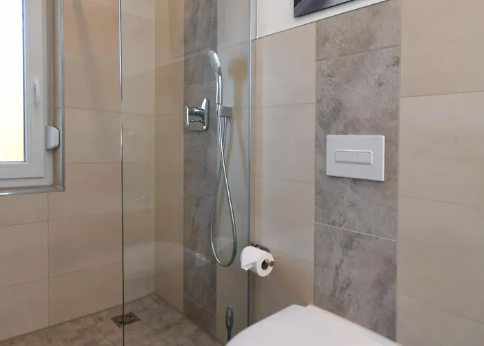 - Lilo Monteur - * Luckenwalde